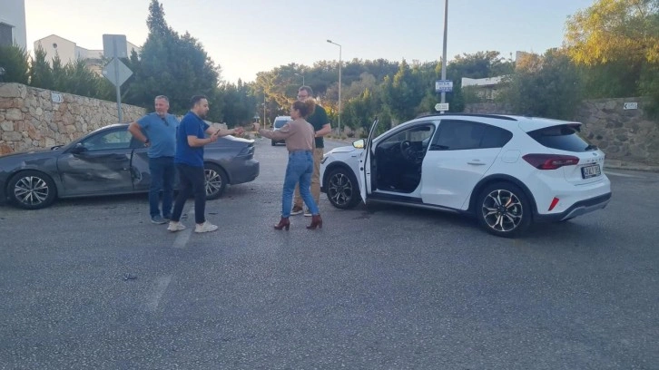 Ünlü oyuncu Esra Akkaya Bodrum’da trafik kazası yaptı