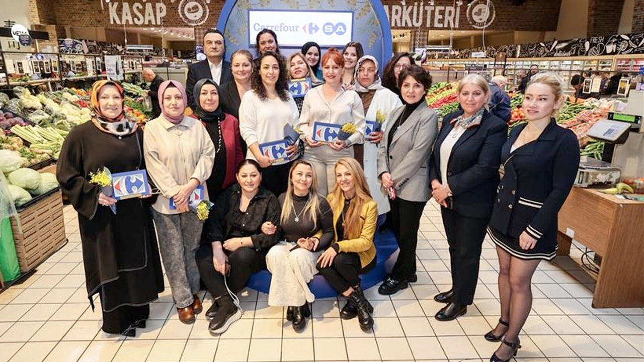 Üreten Kadınlar, CarrefourSA'da müşterilerle buluştu