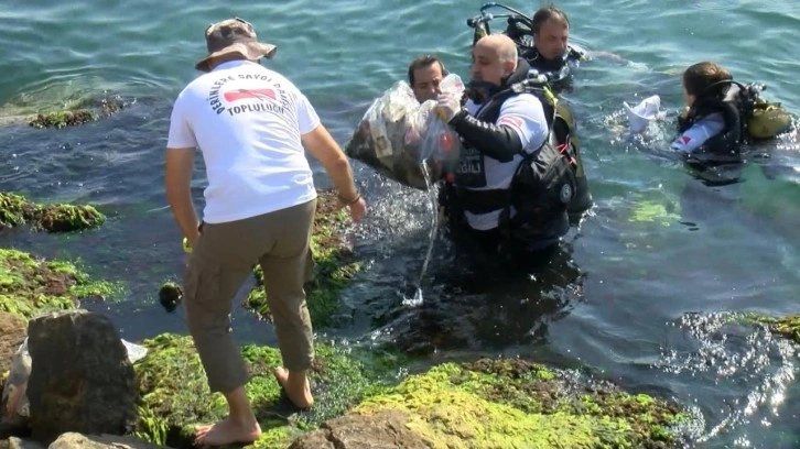 Üsküdar'da deniz dibinden cep telefonu ve tarihi eser çıkarıldı