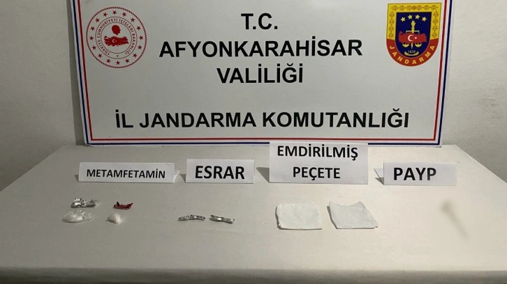 Uyuşturucu ticareti yaptığı iddia edilen 2 şahsı jandarma yakaladı