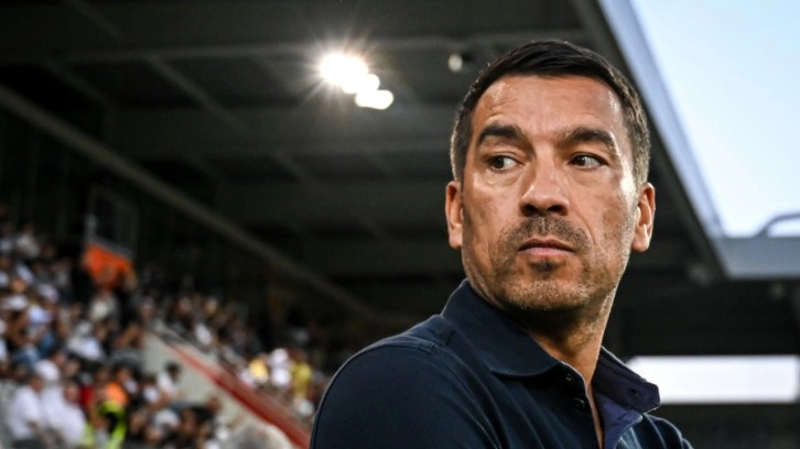 Van Bronckhorst'tan maç sonu açıklama: Daha farklı bir Beşiktaş...