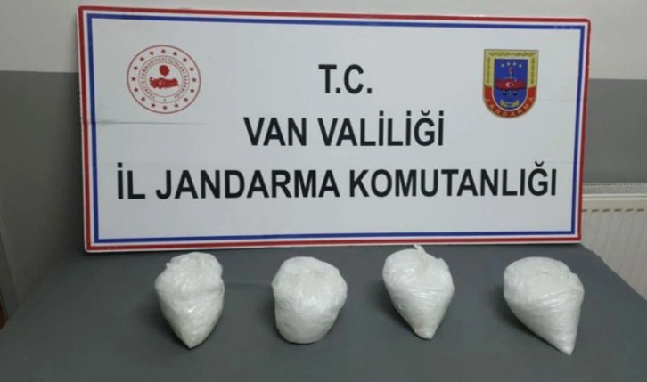 Van'da, dere yatağındaki çantadan 10,5 kilo uyuşturucu çıktı