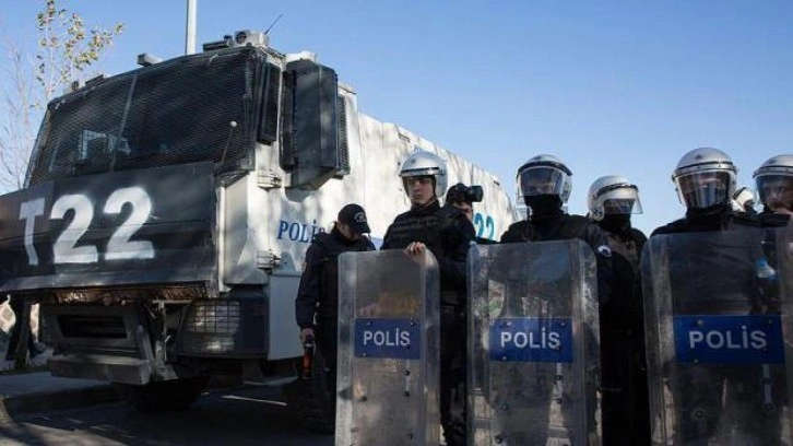 Van'da gösteri yürüyüşü ve açık hava toplantılarına geçici yasak getirildi