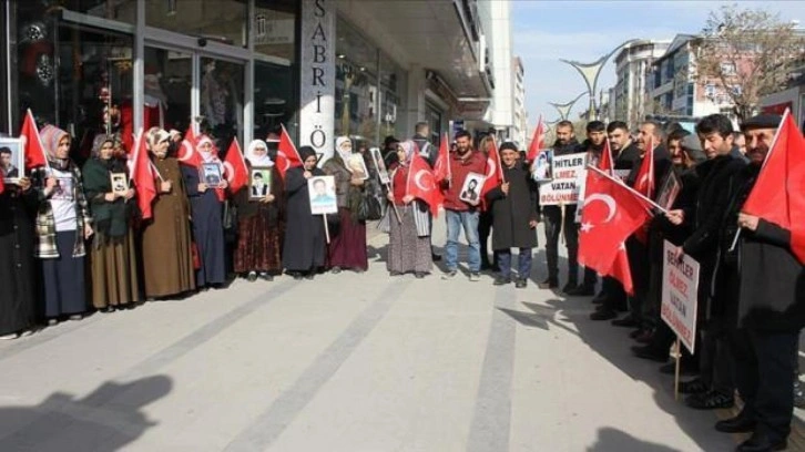 Vanlı aileler HDP İl Başkanlığı önündeki eylemlerini sürdürdü