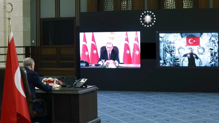 Ve uzayda ilk canlı görüşme! Erdoğan, ilk Türk astronot Gezeravcı ile görüştü