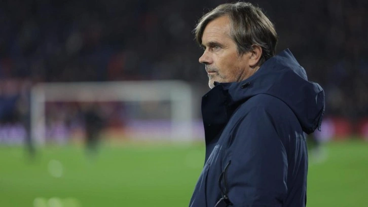 Vitesse'de Phillip Cocu dönemi sona erdi