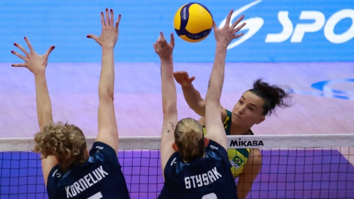 Voleybolda Polonya Brezilya yarın final maçında kazanan final setinde belli oldu