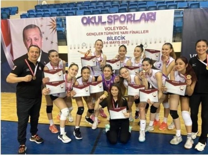 Voleybolda üst üste 2. kez Türkiye finallerine yükseldiler