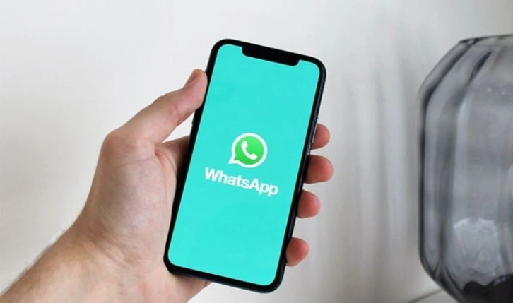 WhatsApp’a yeni özellik: Galerinizdeki tüm resimler çıkartmaya dönüşebilecek