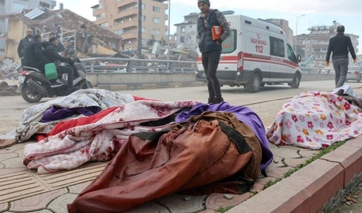 Yakınlarını depremde kaybeden CHP'li Güzelmansur Hatay'dan isyan etti: 'Ceset torbası