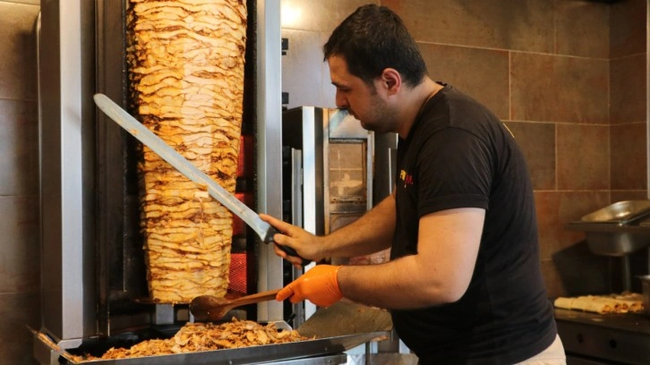 Yaz sıcağında tavuk döner tehlikesi bunlara dikkat!