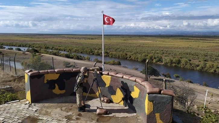 Yunanistan'da 4'ü FETÖ üyesi 5 kişi yakalandı