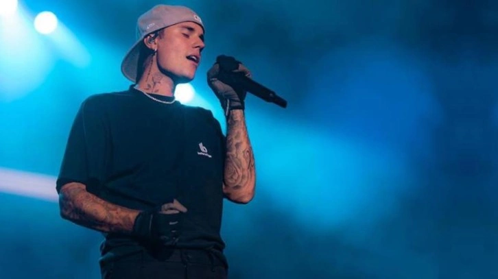 Yüz felci geçiren Justin Bieber, tüm konserlerini iptal etti