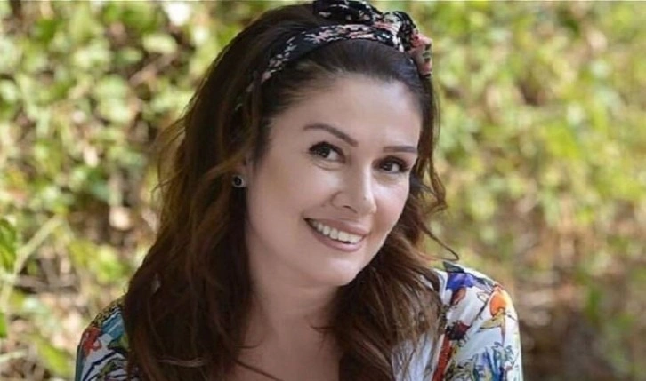 Zeynep Gülmez kimdir?