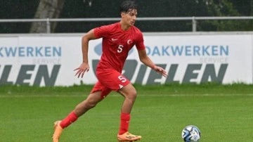 16'lık Türk futbolcu Hollanda'ya transfer yaptı