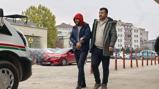 25 yıl hapisle aranan firari, evindeki gizli bölmede yakalandı