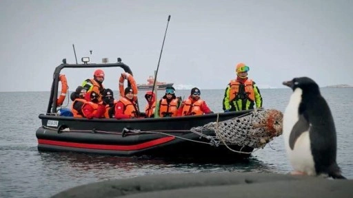 60 saatlik yolculuk sonrası Türk bilim ekibi Antarktika'ya ulaştı