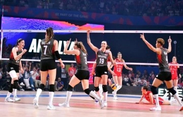 A Milli Kadın Voleybol Takımı Hollanda'yı 3-0 Mağlup Etti