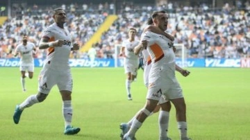 Adana'da gövde gösterisi! Galatasaray gol olup yağdı