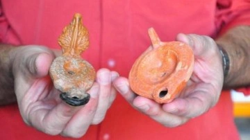 Aigai Antik Kenti'nde 2 bin 500 yıllık kandiller bulundu