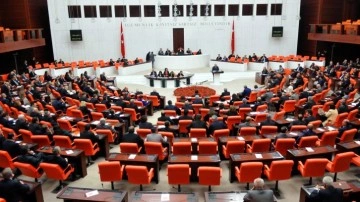 AK Parti başörtüsüne yönelik Anayasa teklifini MHP ile paylaştı
