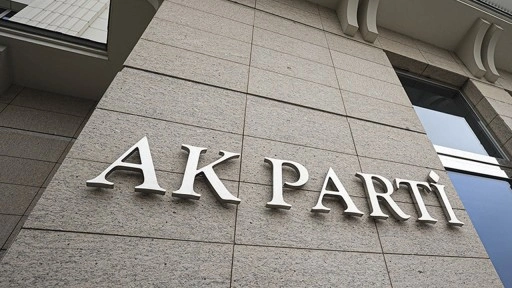 AK Parti, boykot edilen işletmenin açılışına katılan partilileri disipline sevk etti