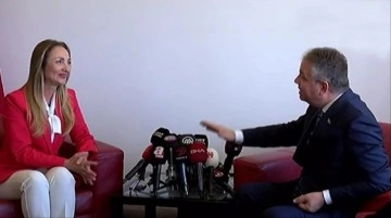 AK Parti-CHP bayramlaşmasında gergin anlar! Konu seçime gelince ortalık bir anda buz kesti