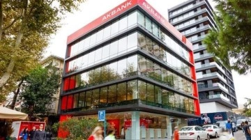 Akbank uygulaması çöktü! Milyonlarca müşteri yanlış bakiye sorunu yaşıyor