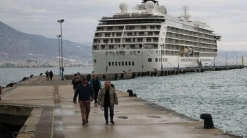 Alanya'ya yılın ilk kruvaziyeri geldi