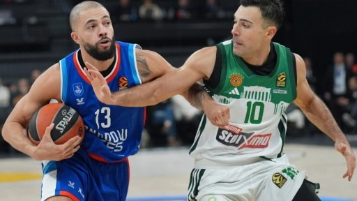 Anadolu Efes Panathinaikos’u farklı geçti