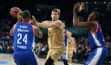 Anadolu Efes THY EuroLeague'de Barcelona'ya acımadı