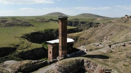 Anadolu'nun ilk Türk camisi Menuçehr: Günde bir tek öğle ezanı okunuyor