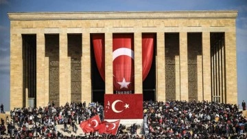 Anıtkabir 30 Ağustos'ta 350 bini aşkın ziyaretçiyi ağırladı