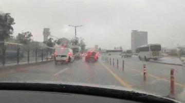 Ankara'da sağanak ve dolu yağışı etkili oldu
