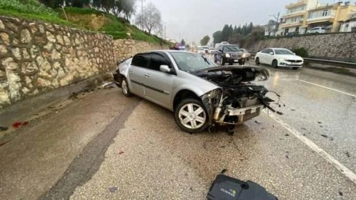 Antalya'da trafik kazası: Yaralılar var!