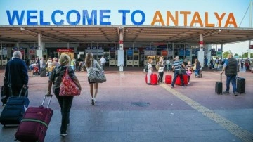 Antalya Havalimanı'nda yolcu ve uçak trafiği rekoru