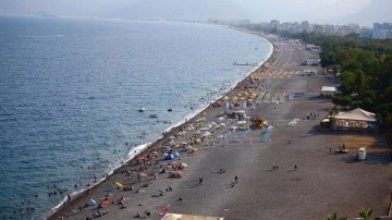 Antalya'nın kıyılarında plastikle mücadele sürüyor