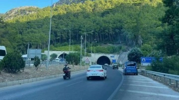 Antalya'da 14 araç tünelde zincirleme kaza yaptı