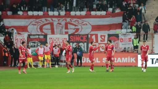 Antalyaspor evinde seriye bağladı