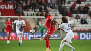 Antalyaspor sahasında Kasımpaşa'yla berabere kaldı