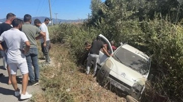 Arkadan çarpan otomobil faciaya sebep oluyordu: Yaralılar var!