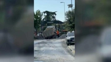 Avcılar&rsquo;da İBB'nin altyapı çalışması sırasında su borusu patladı