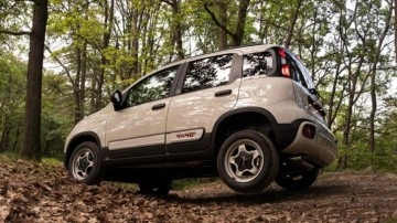 Avrupa'nın en eskisi: Fiat Panda 1983 adetlik sınırlı versiyonu 4&#215;40 ile geliyor!