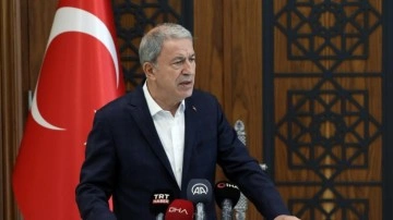 Bakan Akar'dan slogan tepkisi: Sözlerim çarpıtıldı