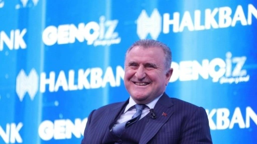 Bakan Bak okul sporları finallerinde gösteri maçına çıkacak