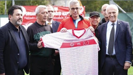 Bakan Memişoğlu, organ bağışı için düzenlenen futbol etkinliğine katıldı