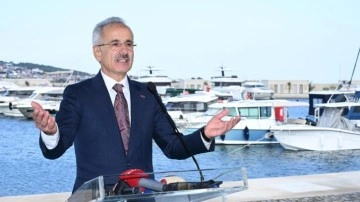 Bakan Uraloğlu: Kuşadası Limanı'ndan 8 ayda 330 kruvaziyer gemi geçti