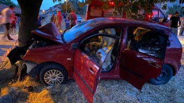 Balıkesir'de feci kaza: Ağaca çarpan otomobildeki 1'i bebek 2 kişi hayatını kaybetti!