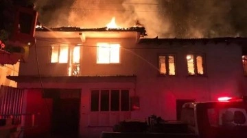 Balıkesir'de evlerinde yangın çıkan baba ile kızı hayatını kaybetti