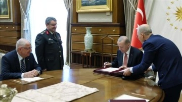 Cumhurbaşkanı Erdoğan imzaladı! TSK'da bir ilk!
